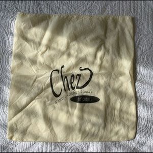 Chezs dusting bag by Cheryl